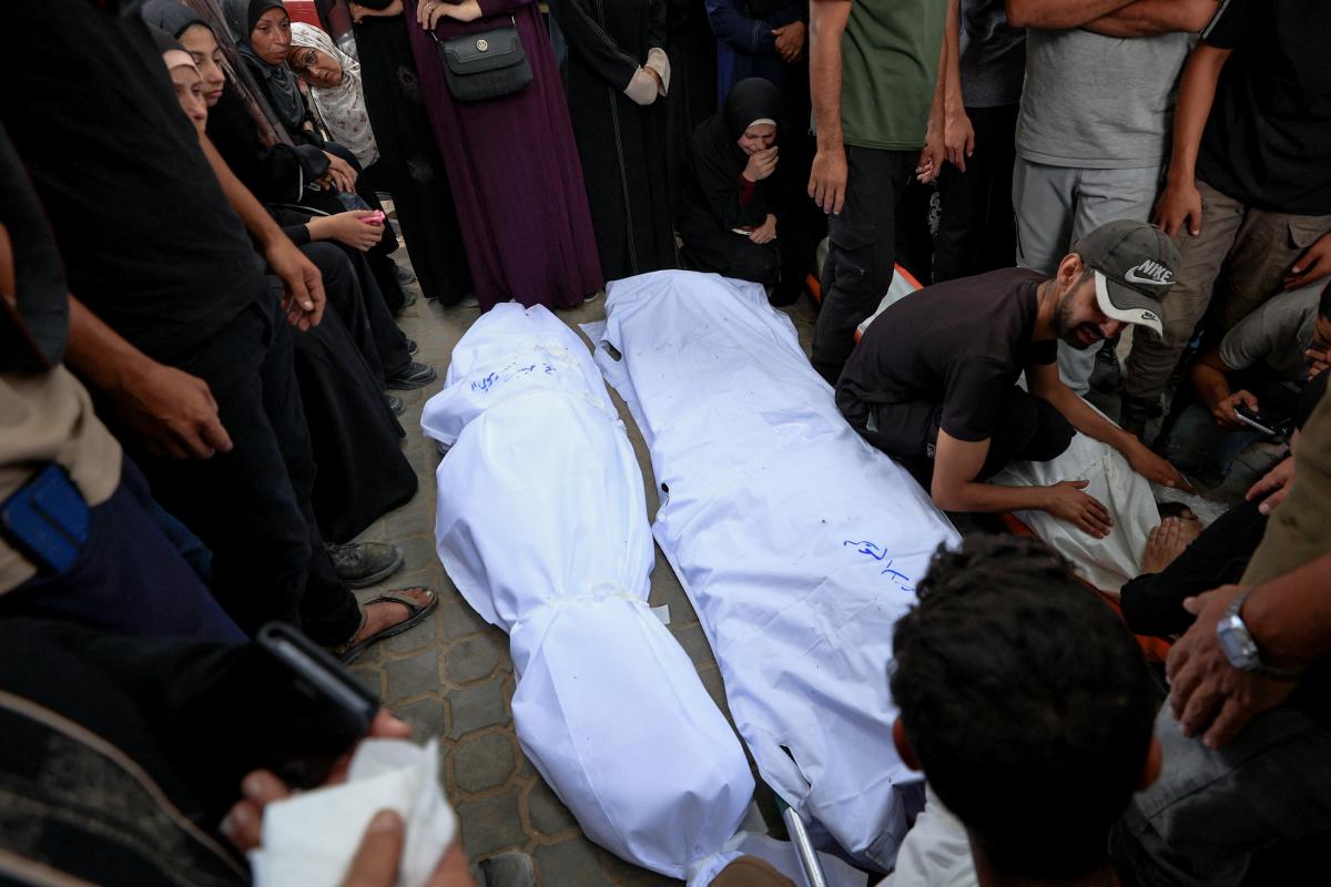 Funeral de víctimas palestinas tras un bombardeo israelí.