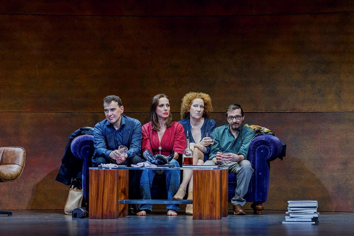 El elenco de actores de 'Un dios salvaje'.