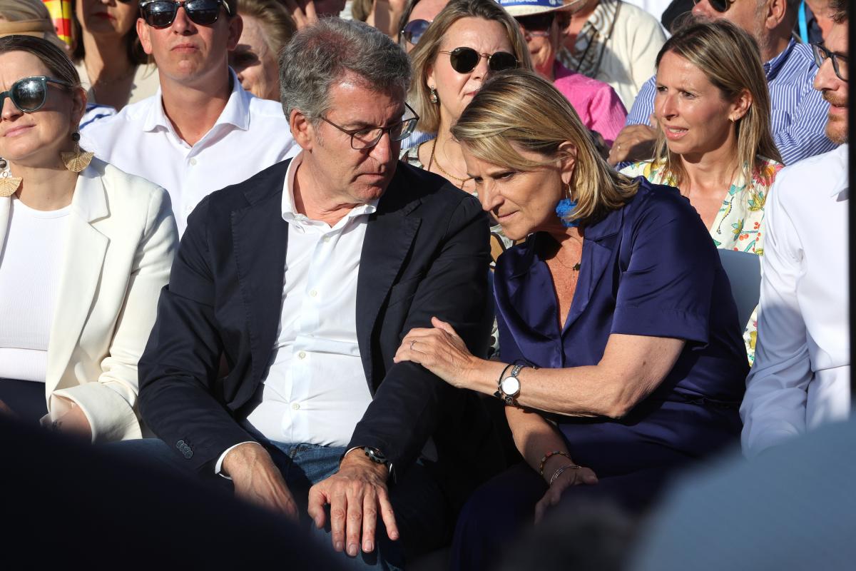 Foto de archivo de Feijóo y Rosa Estarás.