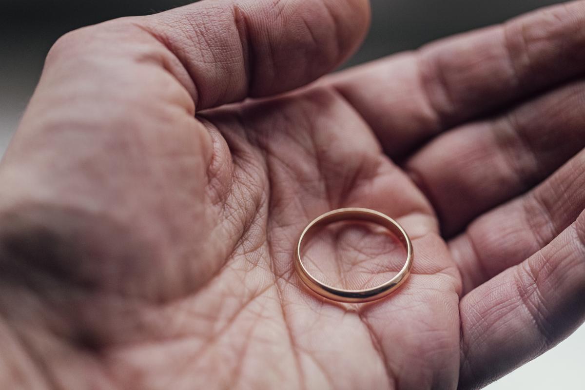 Un anillo de oro, en una imagen de archivo