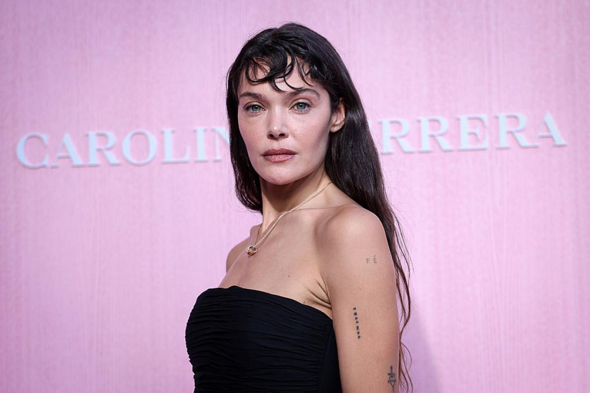 Ana Rujas en el desfile de Carolina Herrera organizao en la Plaza Mayor de Madrid.