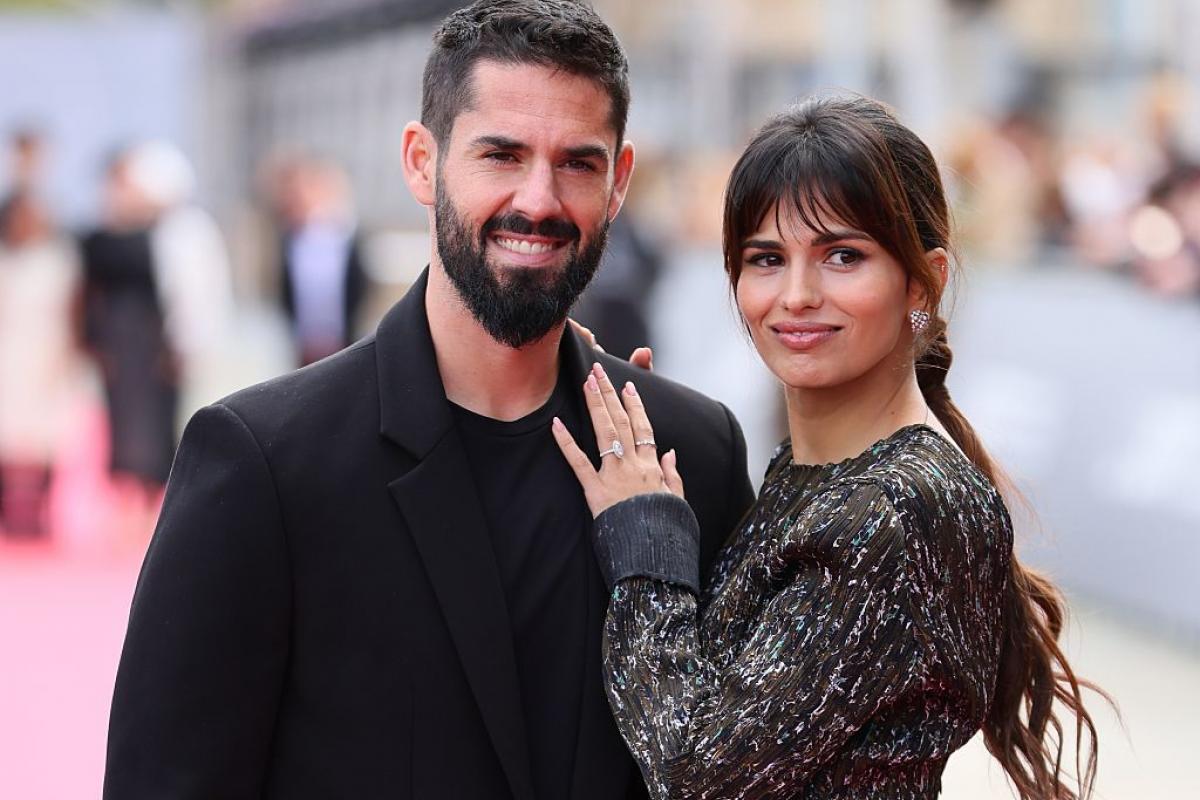 Sara Sálamo e Isco Alarcón en la presentación durante el Festival de San Sebastián del documental 'En silencio' dirigido por la actriz.