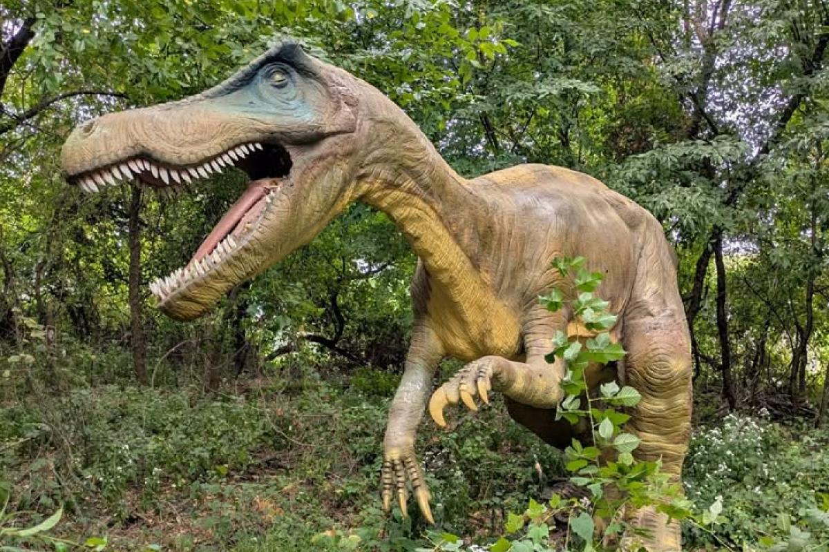 Dinosaurio animatrónico en venta tras el cierre del parque Field Station: Dinosaurs en Nueva Jersey.