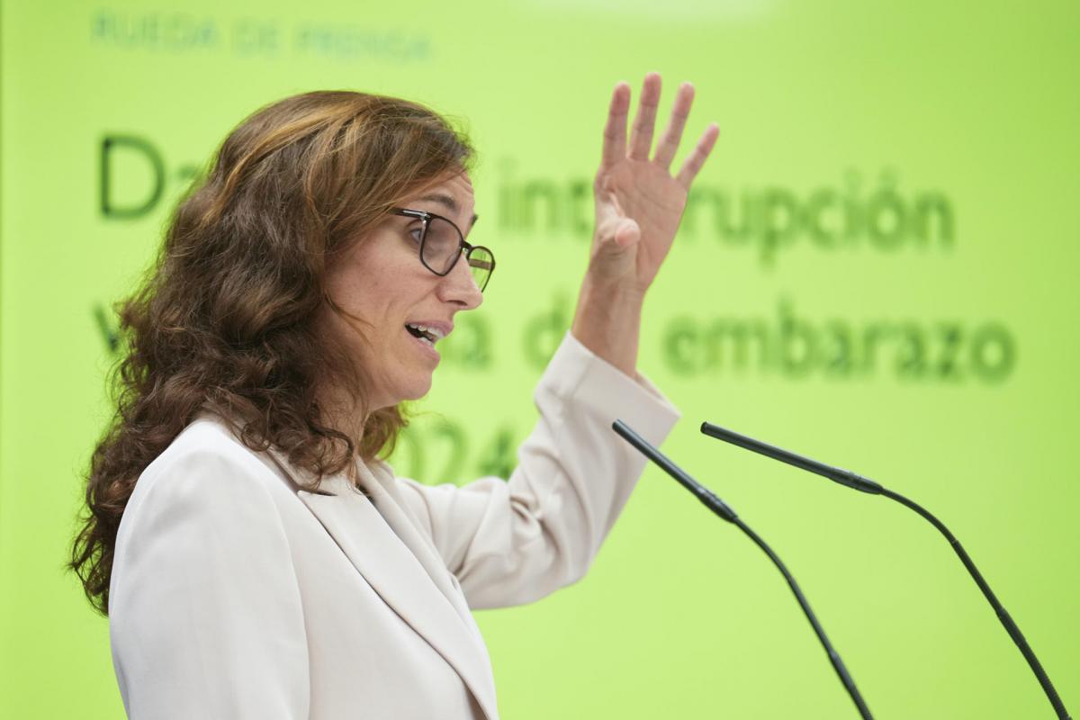 La ministra de Sanidad, Mónica García, presenta en rueda de prensa, los datos de las interrupciones voluntarias del embarazo realizadas en España en 2024, este miércoles en Madrid .
