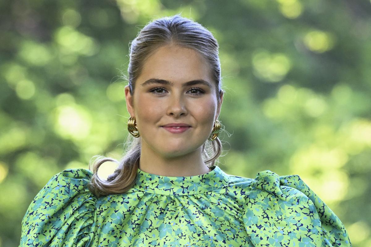 Amalia de Holanda en el posado de verano de la familia real holandesa en el Palacio Huis ten Bosch