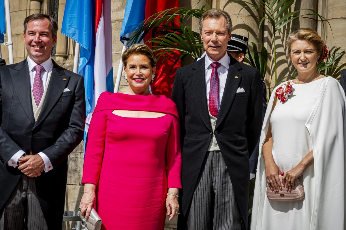 Enrique y María Teresa de Luxemburgo junto a Guillermo y Stéphanie de Luxemburgo en el Día Nacional de Luxemburgo 2025
