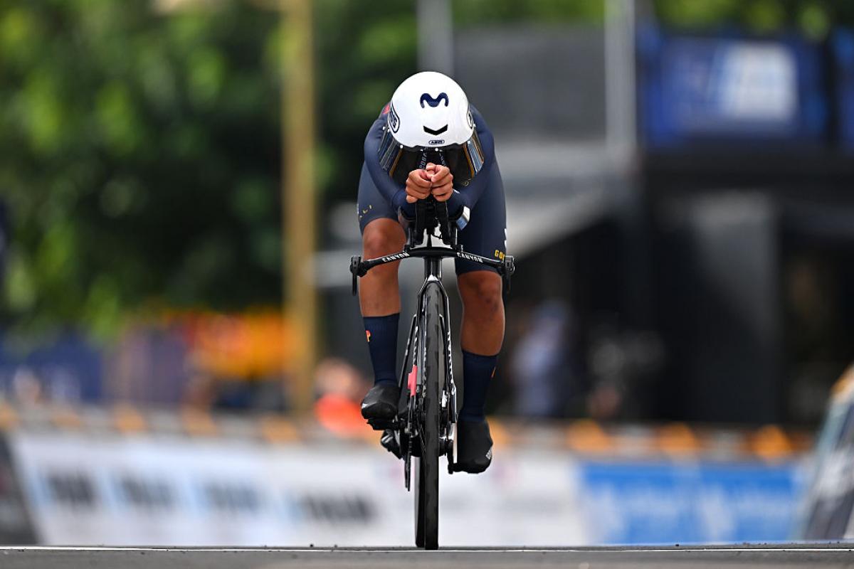 Paula Ostiz entrando en meta del Europeo junior contrarreloj en Etoile-sur-Rhone (Francia)