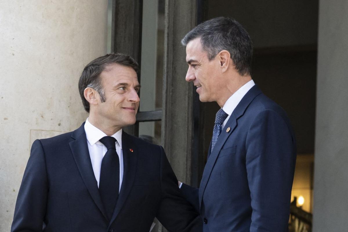 Foto de archivo de una reunión del presidente de Francia, Emmanuel Macron, y el presidente del Gobierno, Pedro Sánchez.