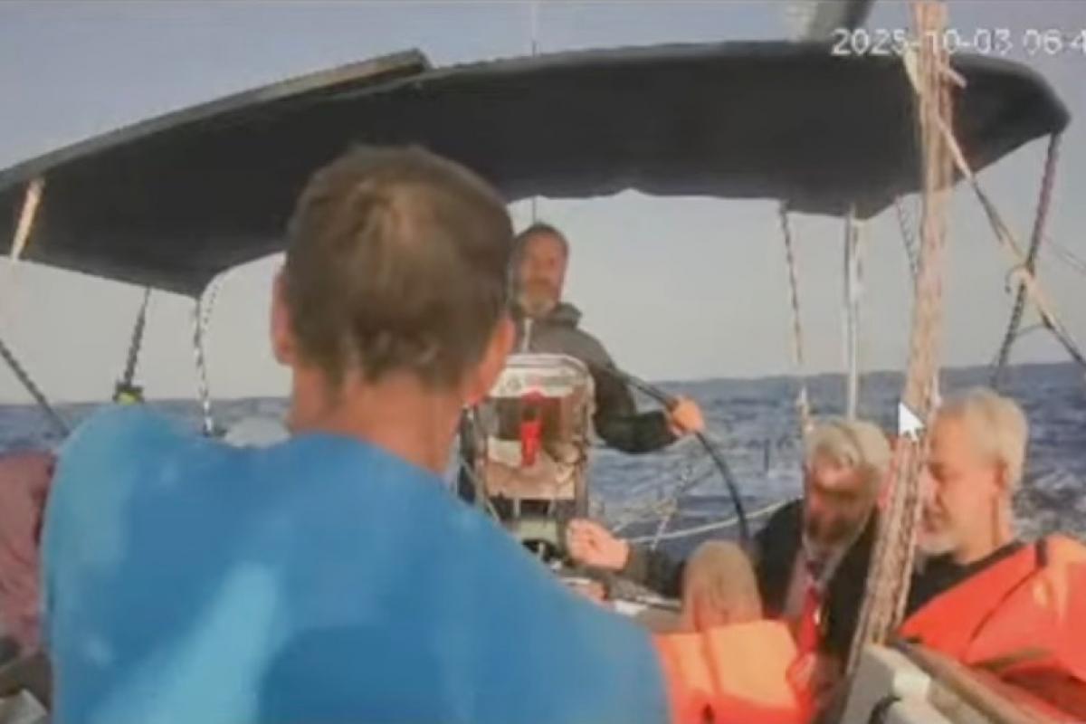 El Marinette mientras navega en solitario rumbo a Gaza tras el asalto israelí a la Flotilla