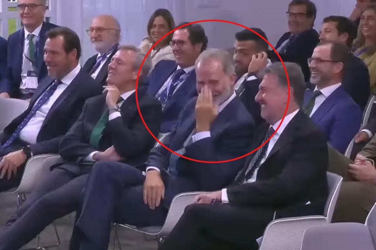 La cara de Felipe VI durante la intervención de Mariano Rajoy.