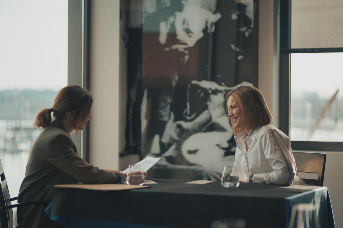 Lara Siscar con Silvia Intxaurrondo en 'En Primicia'.