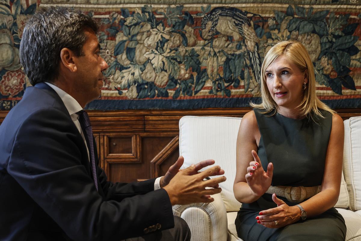 La exconsellera de Emergencias Salomé Pradas, y el president de la Generalitat Valenciana, Carlos Mazón; en una imagen de archivo.