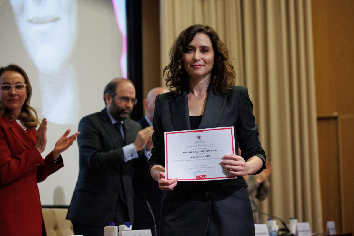 La presidenta madrileña, Isabel Diaz Ayuso, en una imagen de archivo tras ser distinguida como alumna ilustre de la Universidad Complutense de Madrid (UCM).