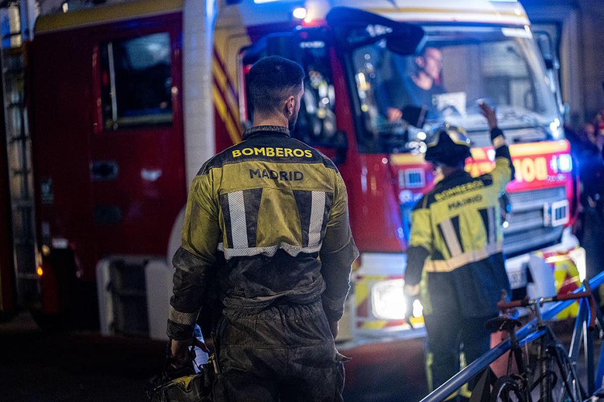 Los Bomberos de Madrid en el derrumbe de un edificio en Madrid.