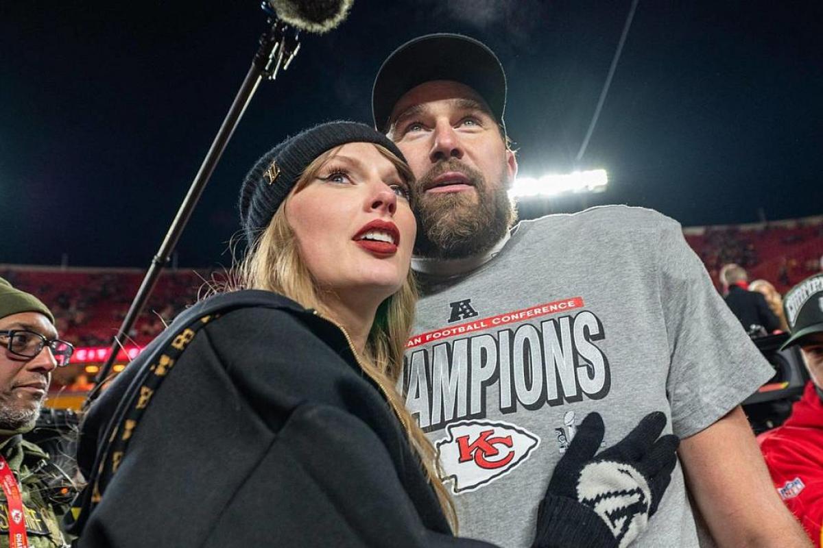 Taylor Swift y Travis Kelce, tras un partido de los Kansas City Chiefs.