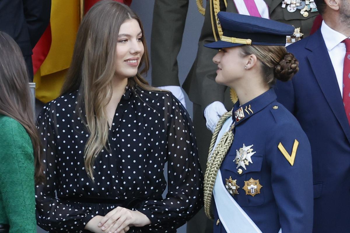 Las diferencias entre Leonor y Sofía que han mostrado en el 12 de octubre y evidencia lo distintas que son