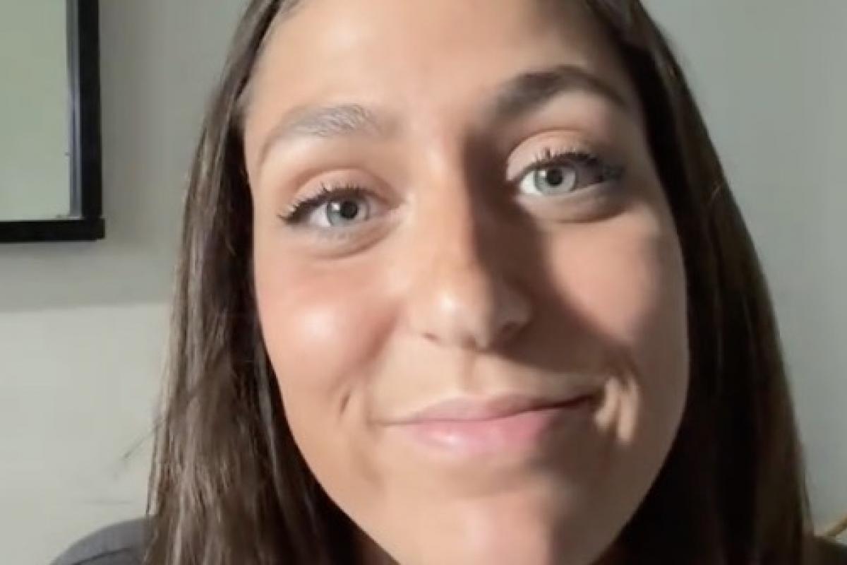 Camino, exconcursante de MasterChef, responde en TikTok a las críticas por “romantizar la precariedad” al mostrar su piso de 25 metros cuadrados en Madrid.