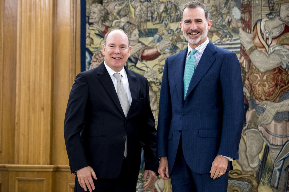Alberto de Mónaco y Felipe VI en un encuentro oficial en el Palacio de La Zarzuela en junio de 2019