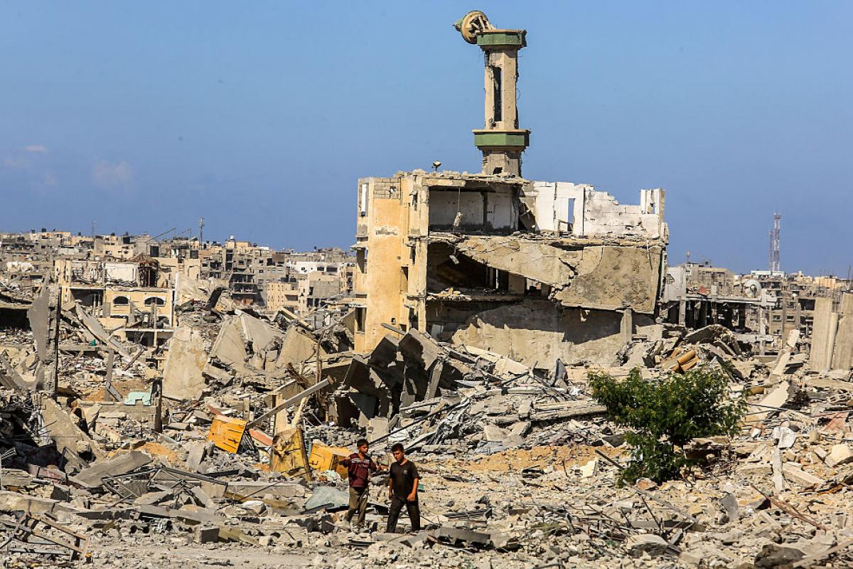 Escombros y destrucción en Jan Yunis, este 16 de octubre