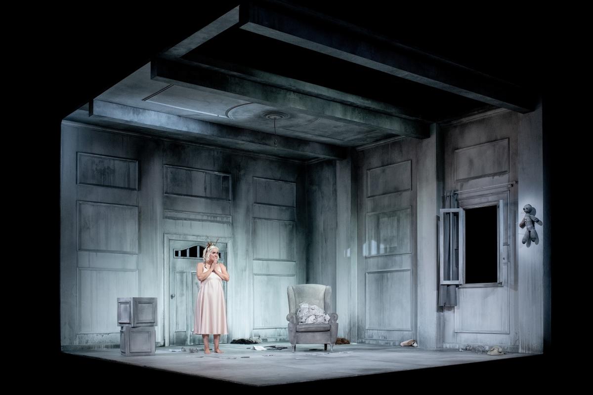 Una momento de 'La mujer rota' con Anabel Alonso.