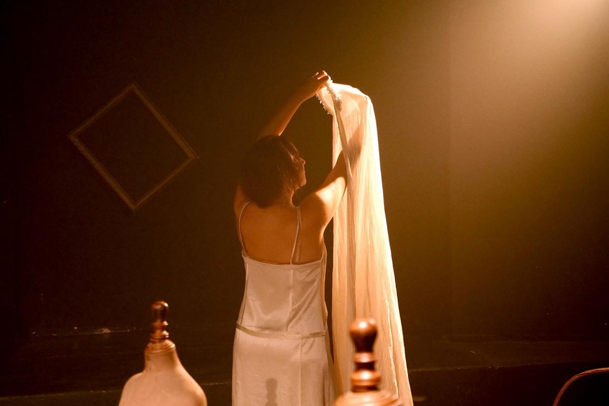 La actriz Carolina África en 'Casa-miento'.