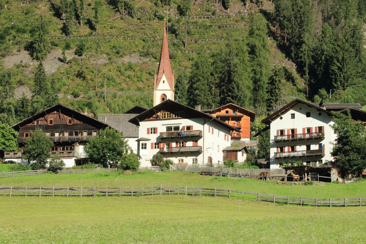 Edificios en Val d'Ultimo, al norte de Italia.