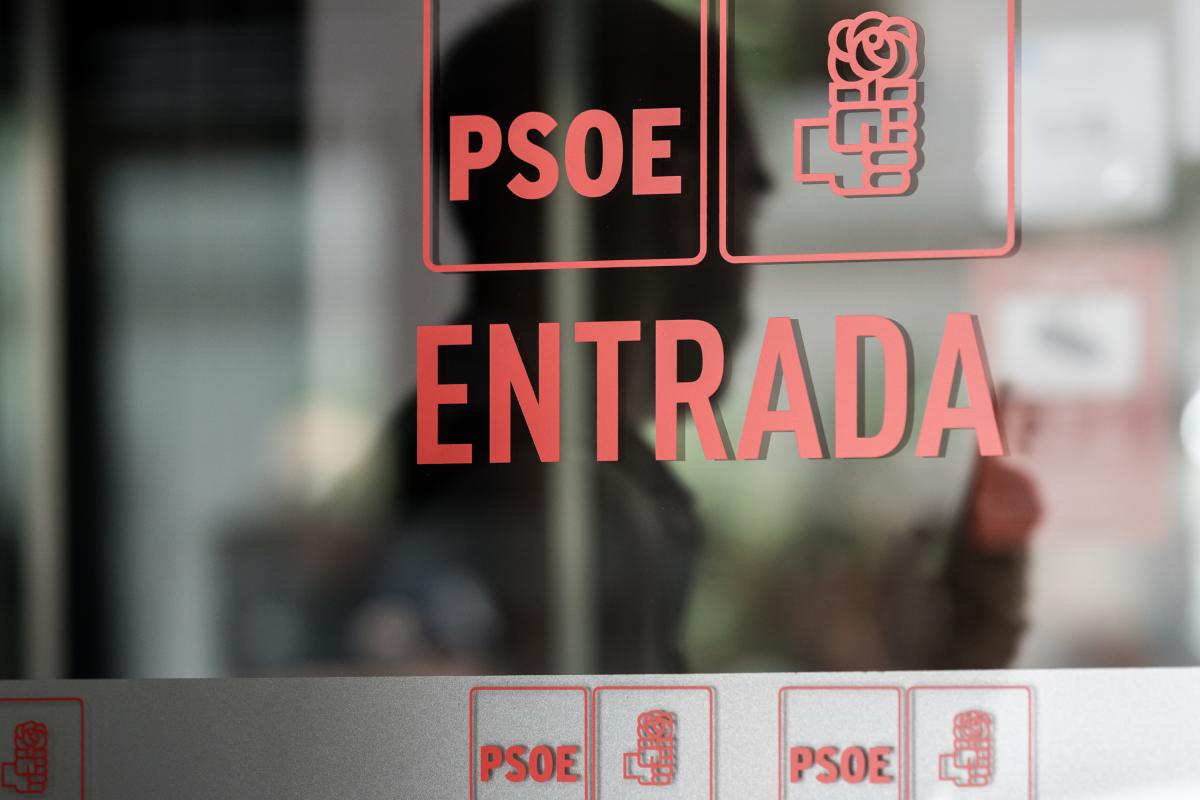 Imagen de archivo de la entrada de la sede del PSOE en la calle Ferraz (Madrid).