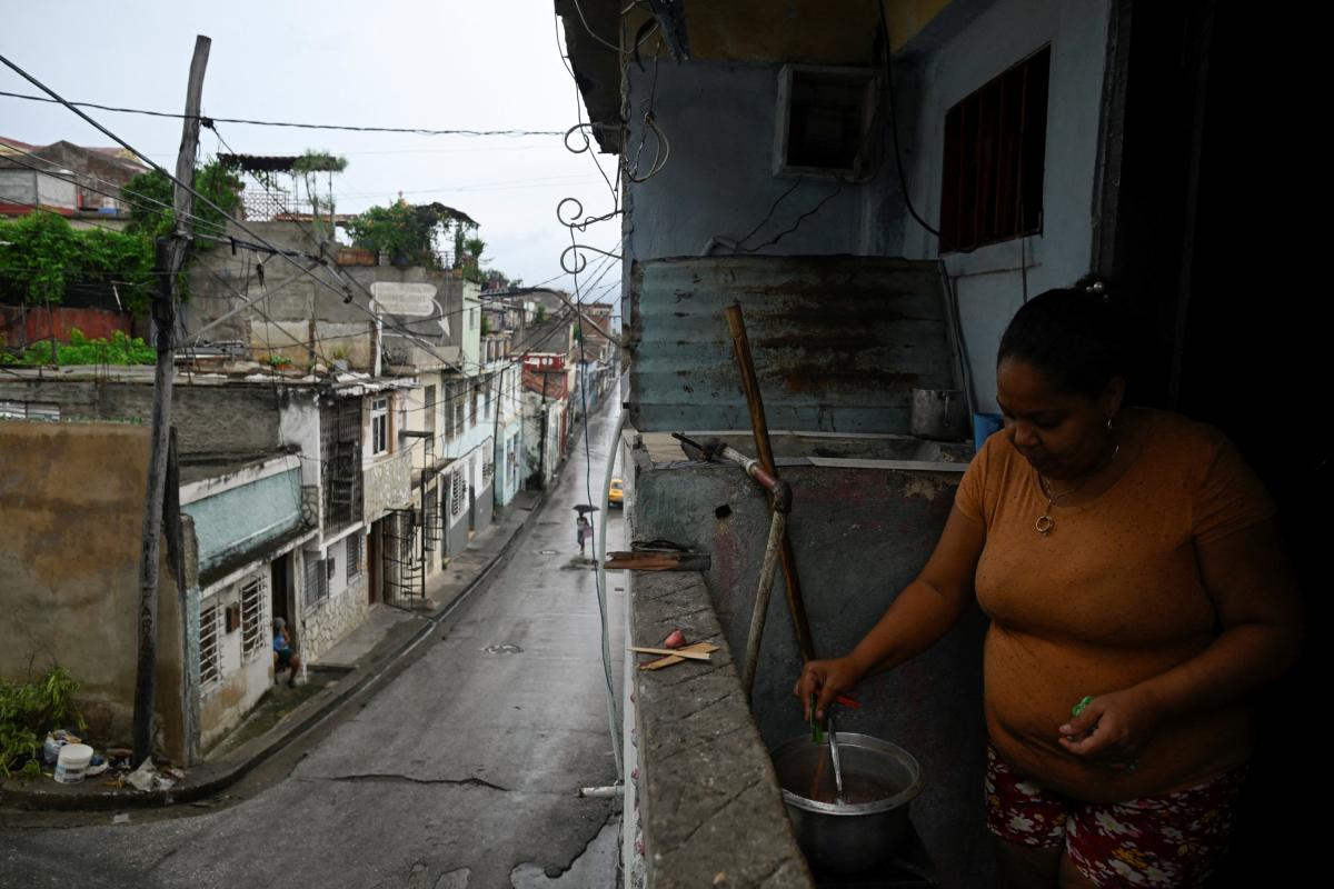 El huracán Melissa se refuerza y vuelve a subir a categoría 4 al acercarse a Cuba