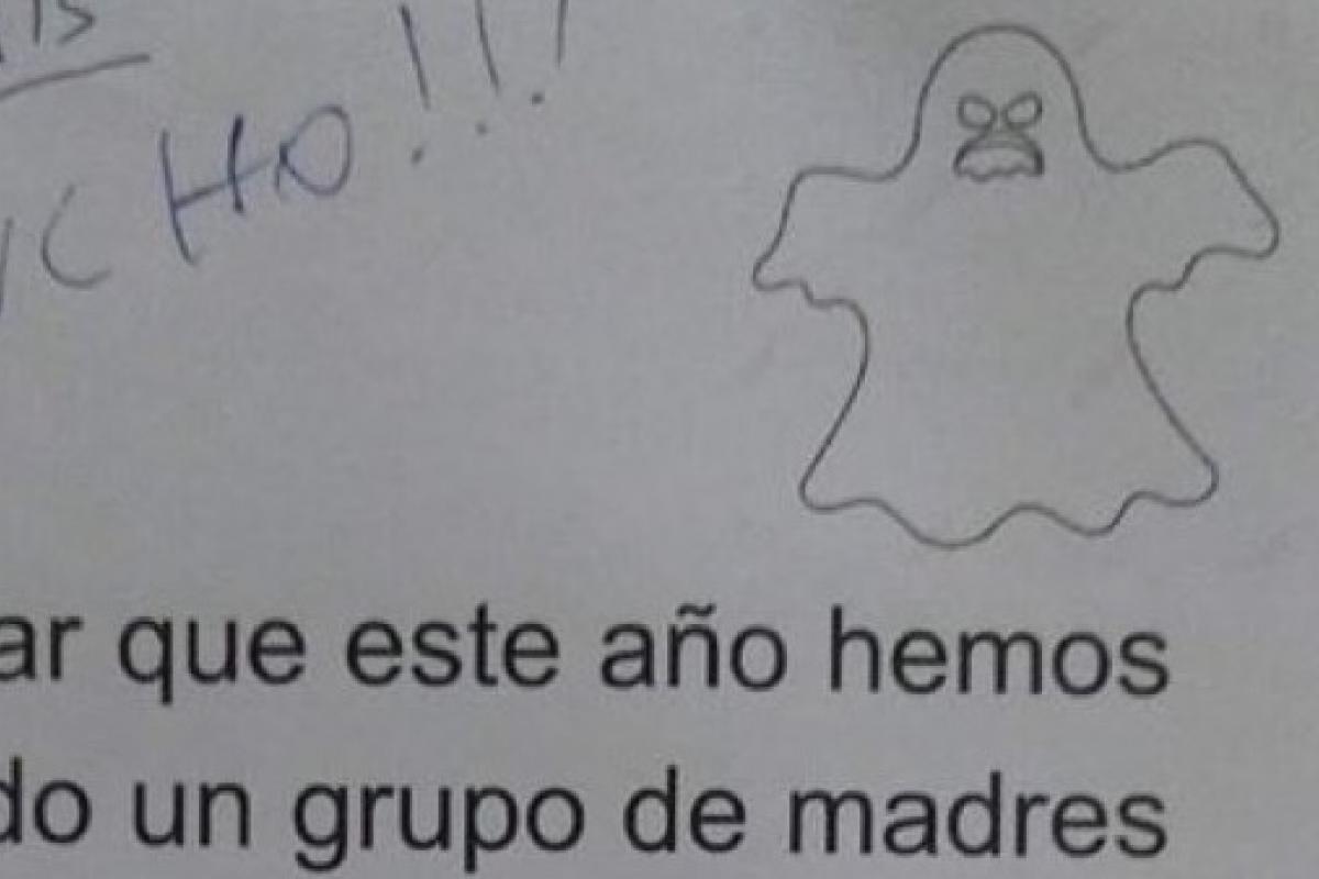 Detalle del polémico cartel de la comunidad de vecinos para Halloween.