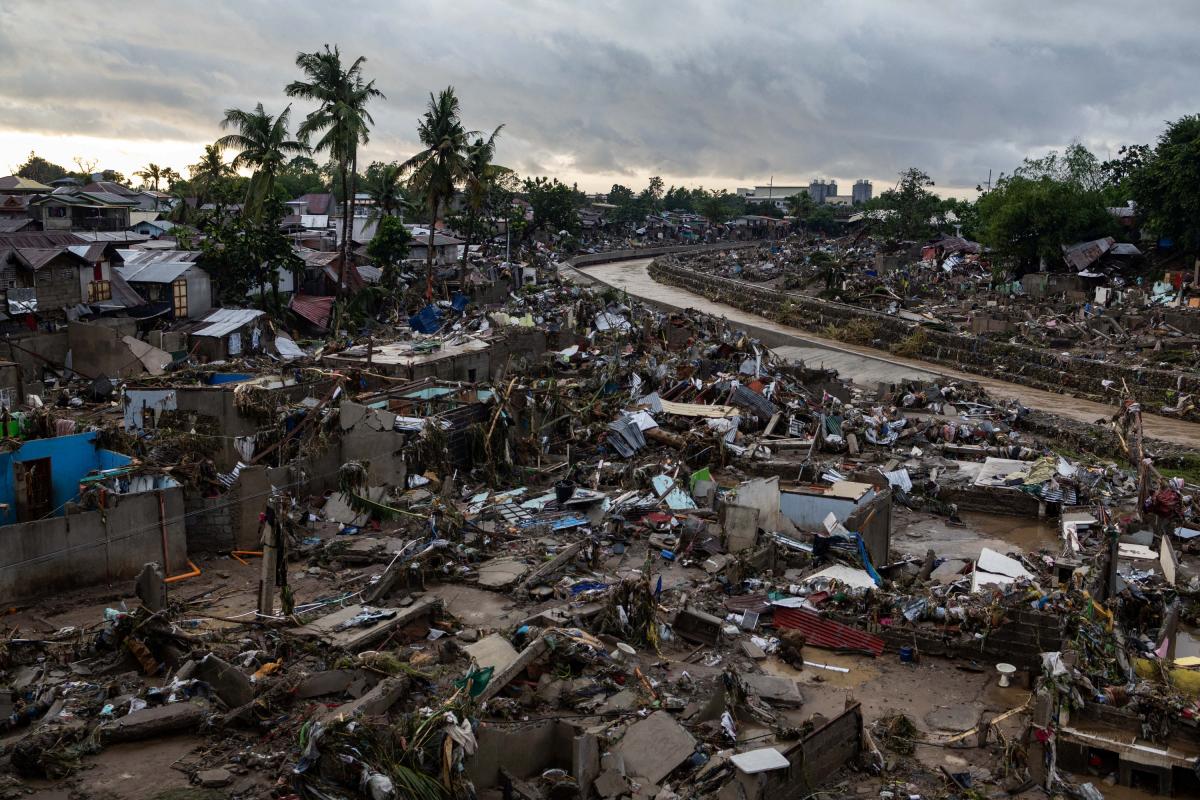 Daños provocados por el tifón Kalmaegi en Filipinas.