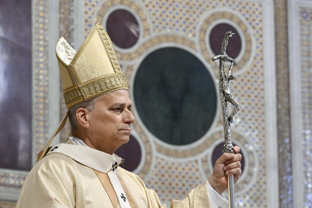 El papa León XIV durante una misa.