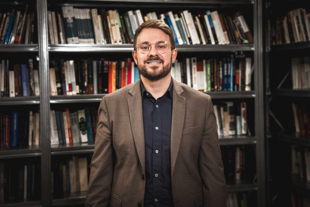 Alberto Ibáñez, diputado de Compromís en el Congreso, durante su entrevista con El HuffPost