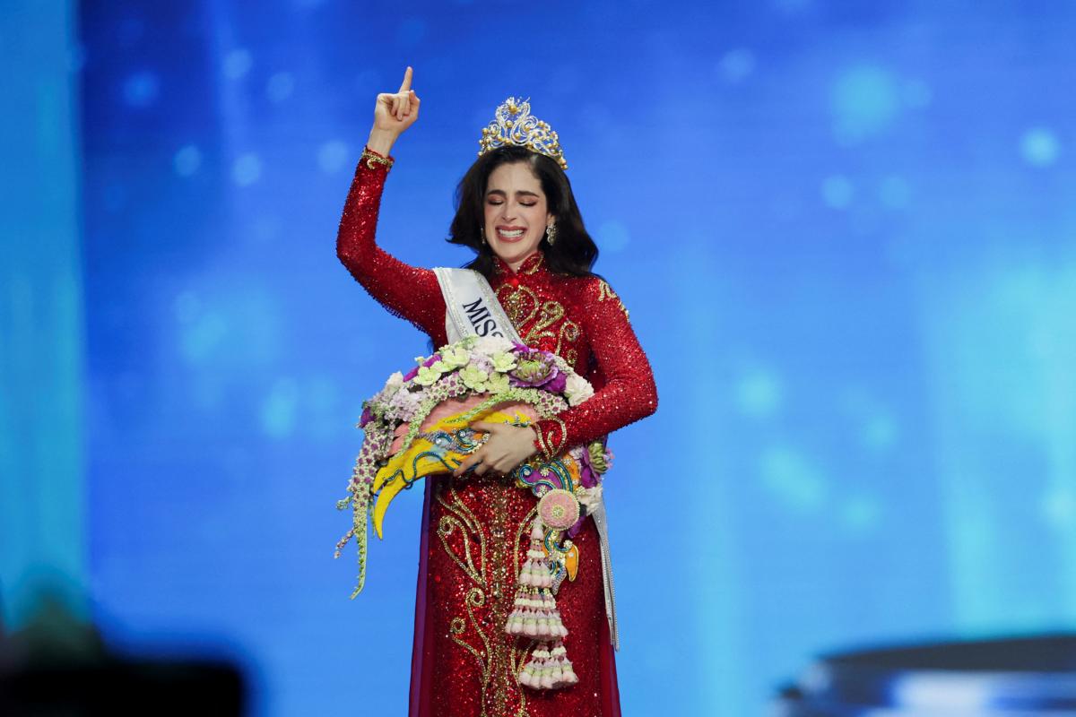 Fatima Bosch, de México, tras ser coronada Miss Universo 2025 durante la 74.ª edición del certamen en Bangkok (Tailandia), el 21 de noviembre de 2025.