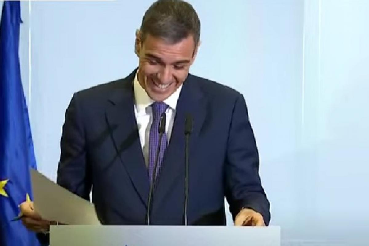 Pedro Sánchez se ríe durante su rueda de prensa tras el G20 en Sudáfrica