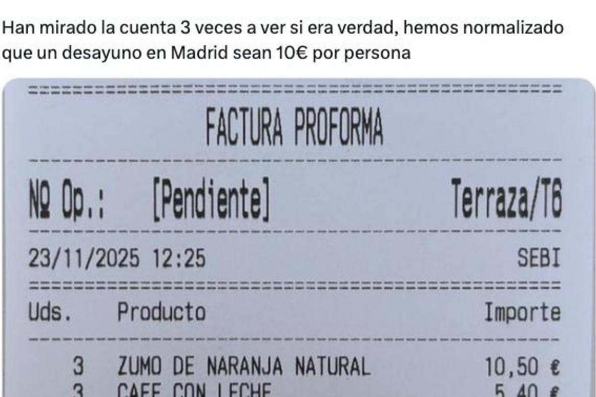 Tuit de @inversorBetico con una foto de un ticket con los pagos de un bar en el que han desayunado.