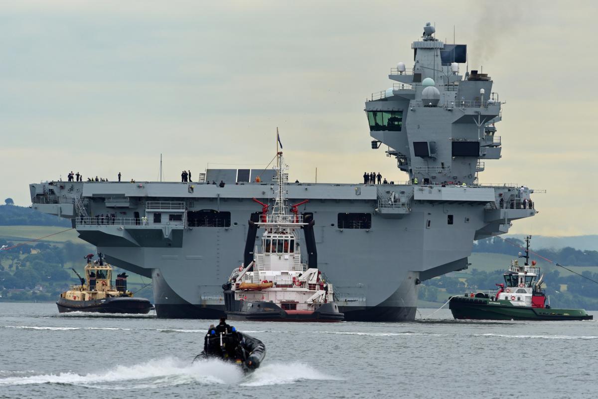 Buques de la Armada británica en aguas escocesas