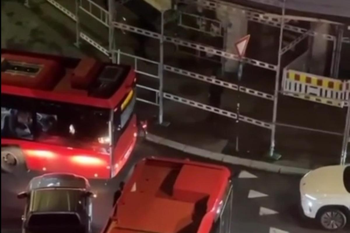 Cuatro atascos cortan el tráfico de vehículos en una rotonda de Oslo