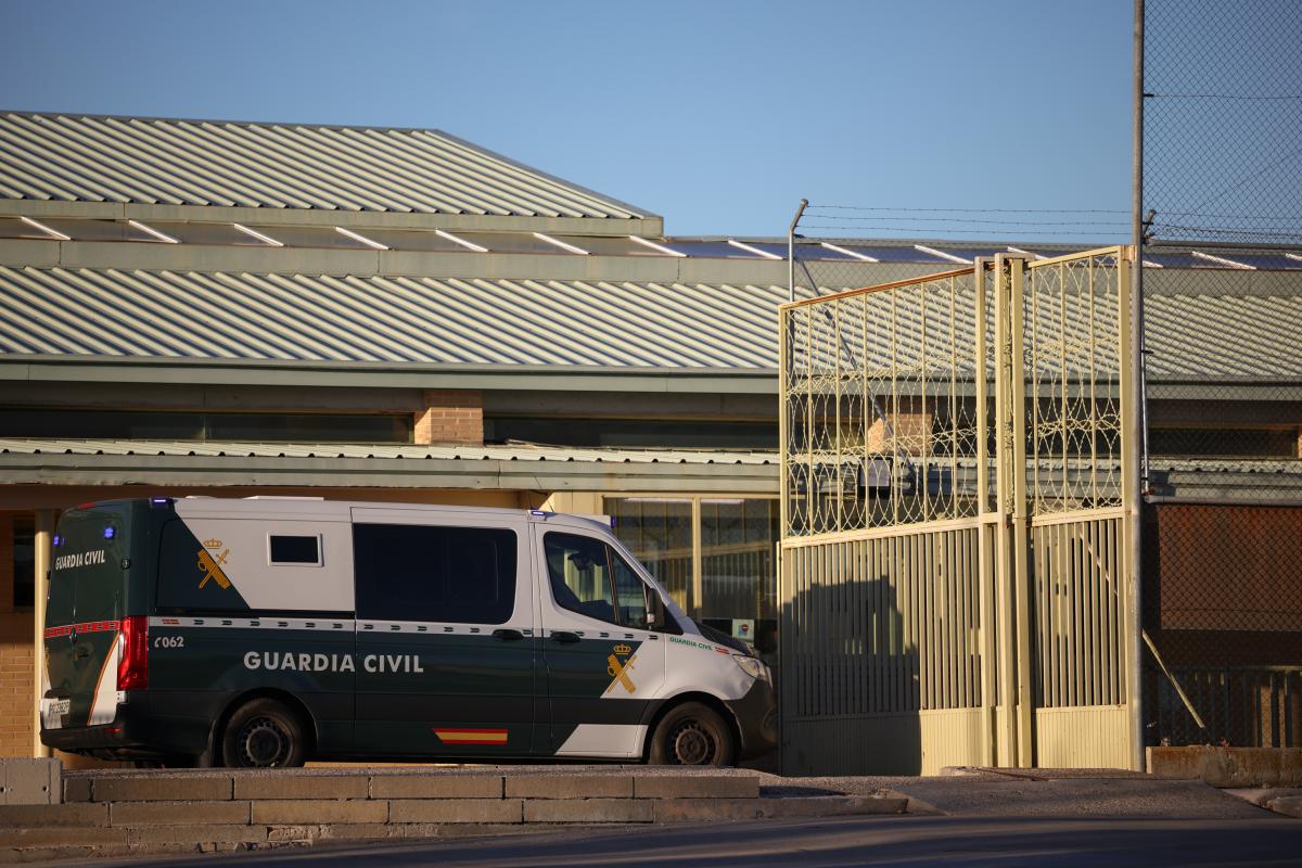 Ábalos y Koldo entran en Soto del Real por el riesgo "extremo" de fuga.