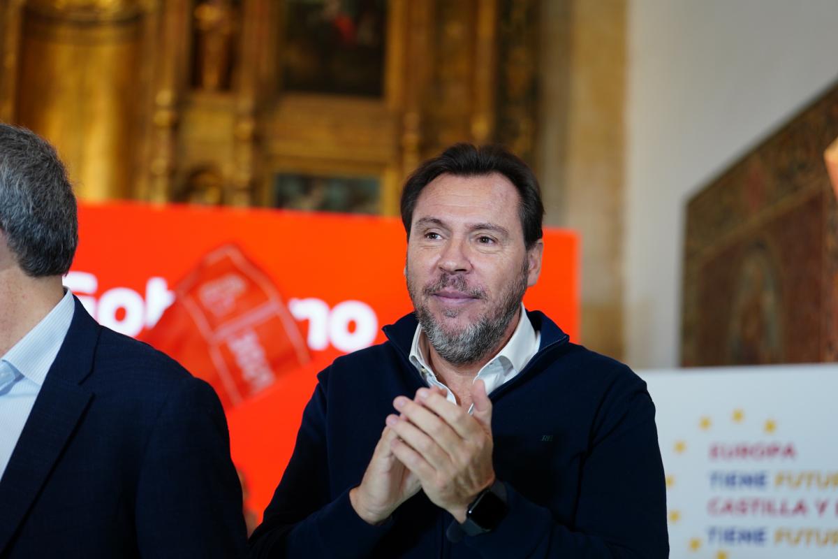 El consejero de Transportes y Movilidad Sostenible, Óscar Puente, durante la segunda jornada de la Escuela de Gobierno del PSOECyL, en el Palacio de Fonseca, el 22 de noviembre de 2025 en Salamanca, Castilla León, España.