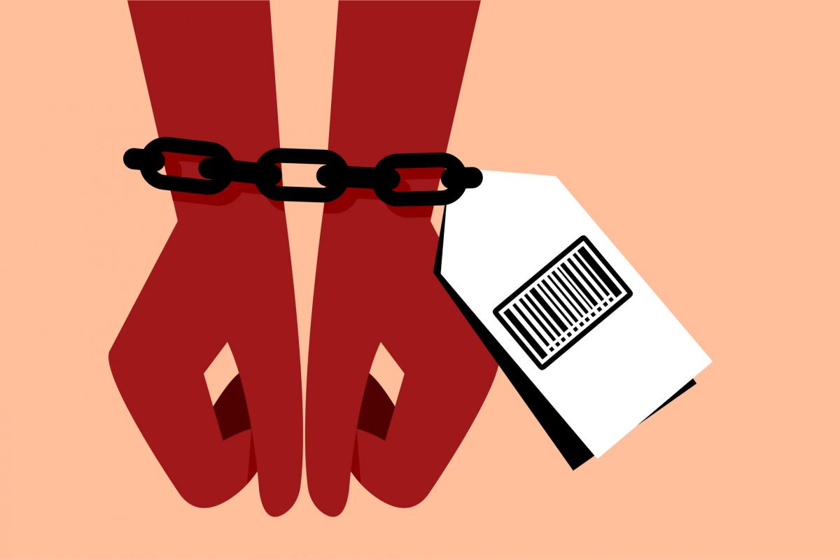 Una ilustración sobre trabajo esclavo moderno, con unas manos atadas por una cadena y un código de barras.