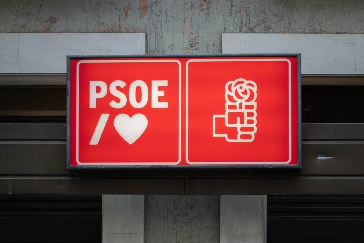 Entrada a la sede del PSOE