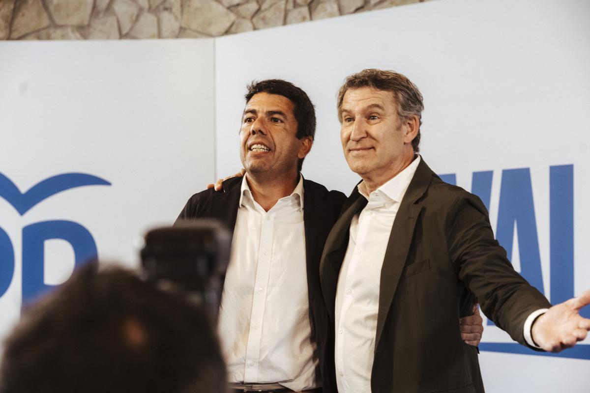 Imagen de archivo del expresident valenciano Carlos Mazón y el presidente del Partido Popular, Alberto Núñez Feijóo.