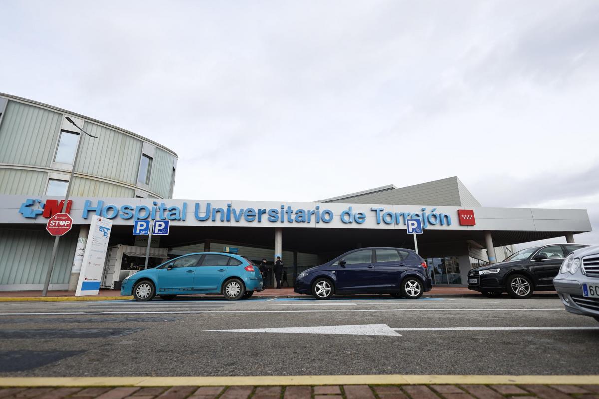 Vista de la entrada del Hospital de Torrejón de Ardoz gestionado por el grupo sanitario Ribera, el 4 de diciembre de 2025.