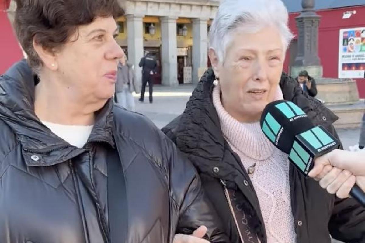 Dos señoras en una entrevista con El HuffPost