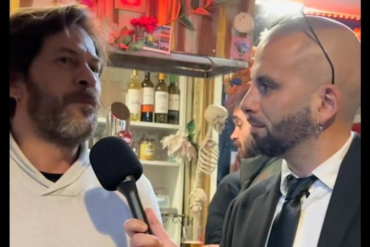 Gilles, francés que entrevista a un compatriota que vive en España.