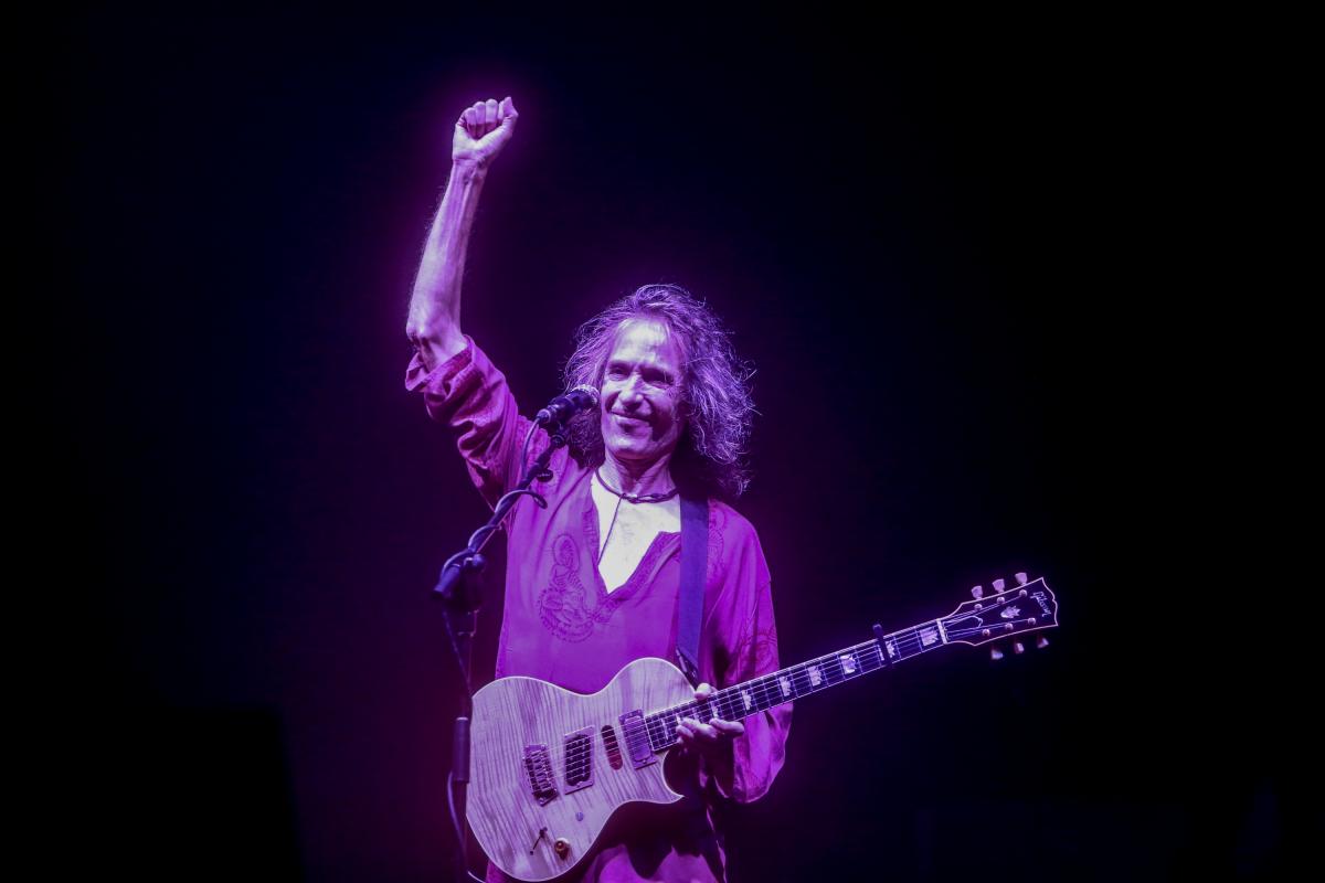 El líder y cantante de Extremoduro, Robe Iniesta, ha fallecido a los 63 años.