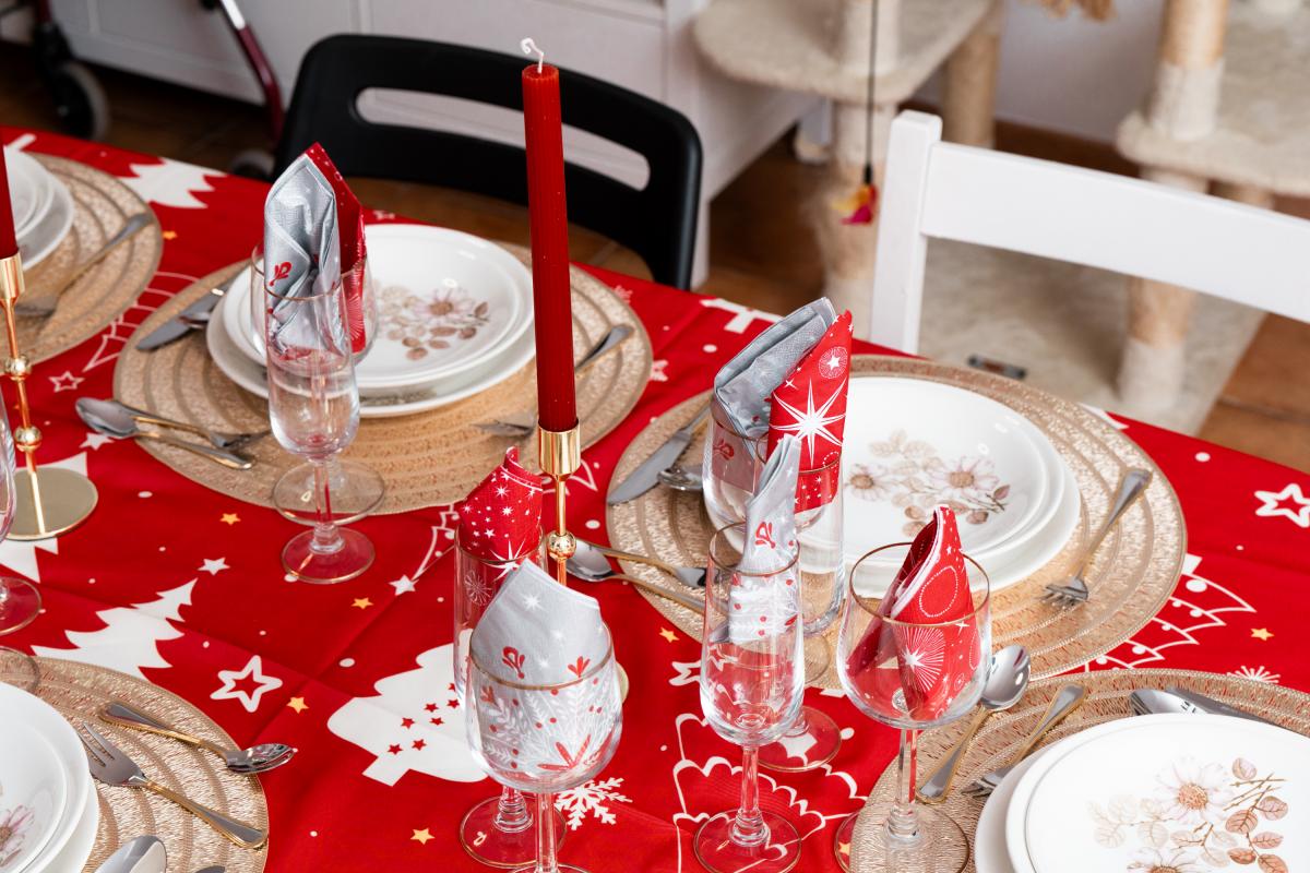 Mantel de una mesa navideña