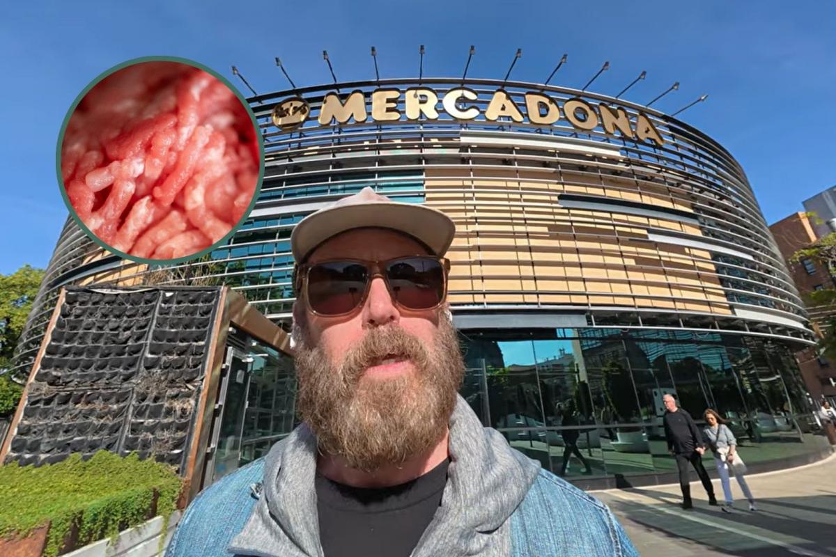 Un creador de contenido estadounidense delante de una tienda de Mercadona en un montaje en el que también se puede apreciar un primer plano de carne picada
