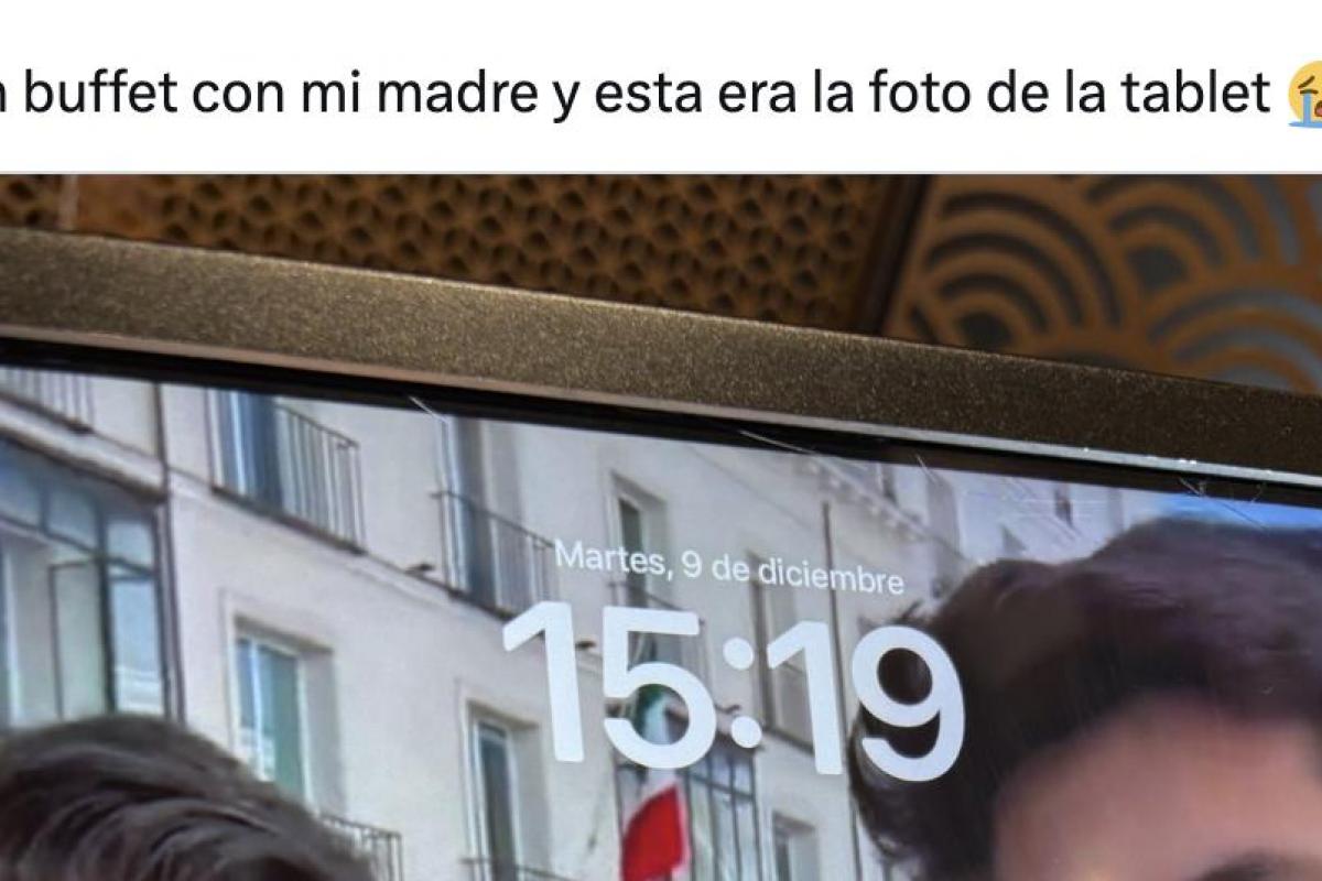 Una tablet con la cara de Rufián y Vito Quiles