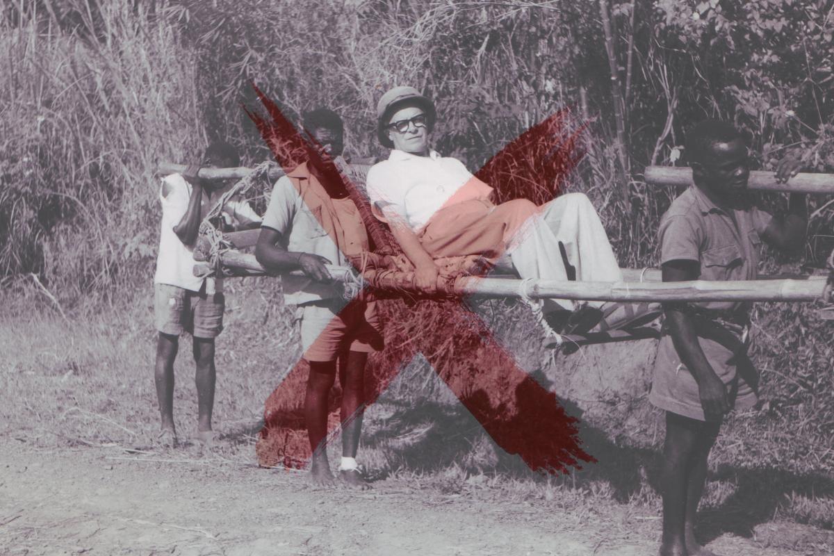 Un administrador belga, portado por ciudadanos del Congo, en 1950.